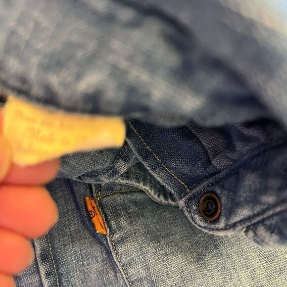 Women’s Levi’s Distressed Orange Tab Snap Button Down denim Shirt. Size Small. - Picture 7 of 12